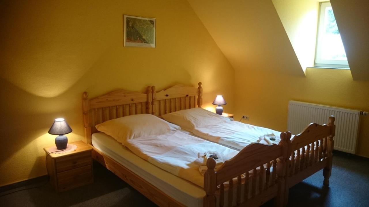 Gaststaette Und Pension Felsenthal Tabarz Exterior photo